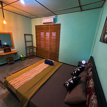 YoYo Surf Hostel Ahangama Bagian luar foto